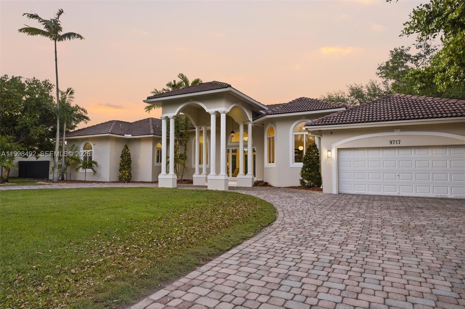 PINEWOOD GROVE - Residential