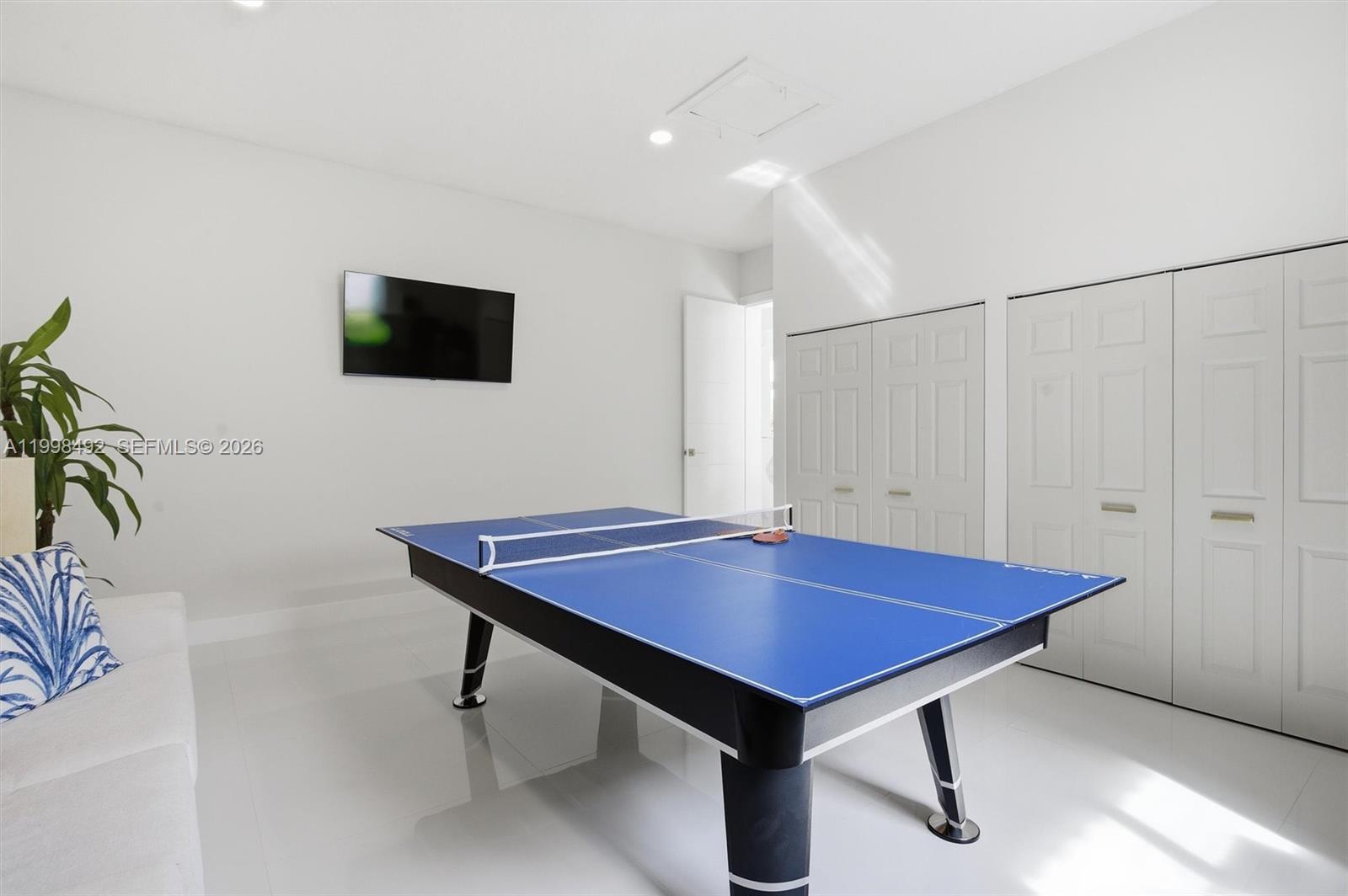 PINEWOOD GROVE - Residential