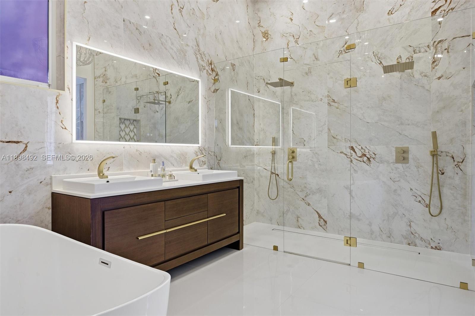 PINEWOOD GROVE - Residential