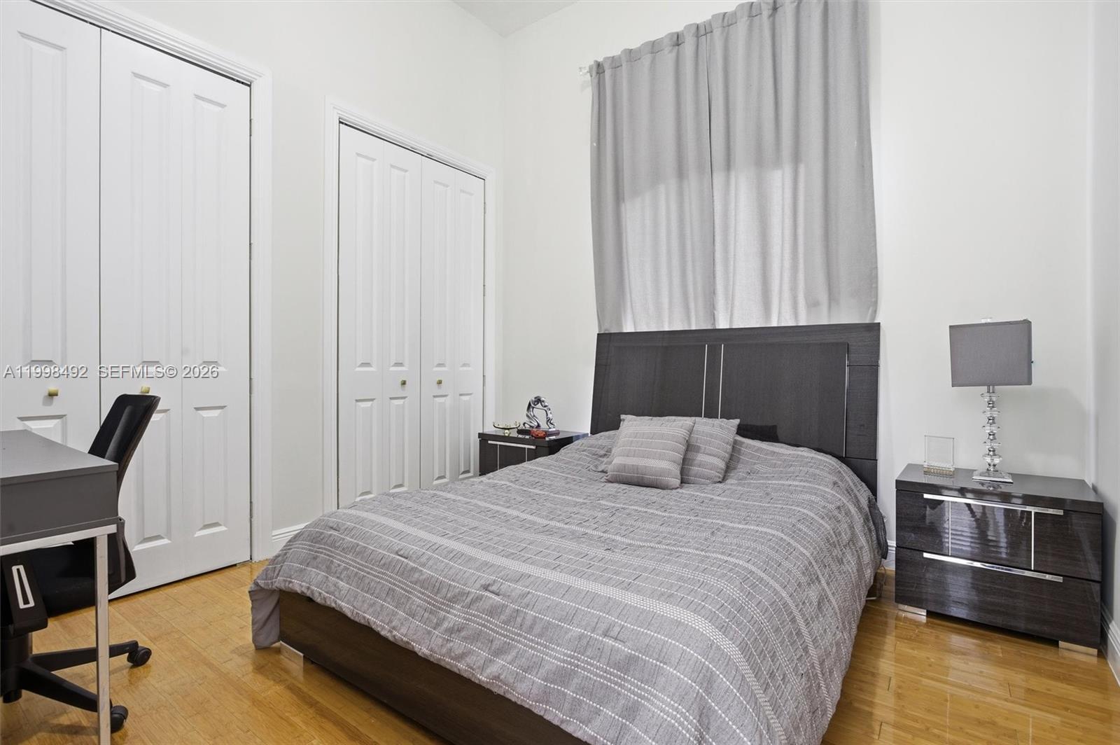 PINEWOOD GROVE - Residential