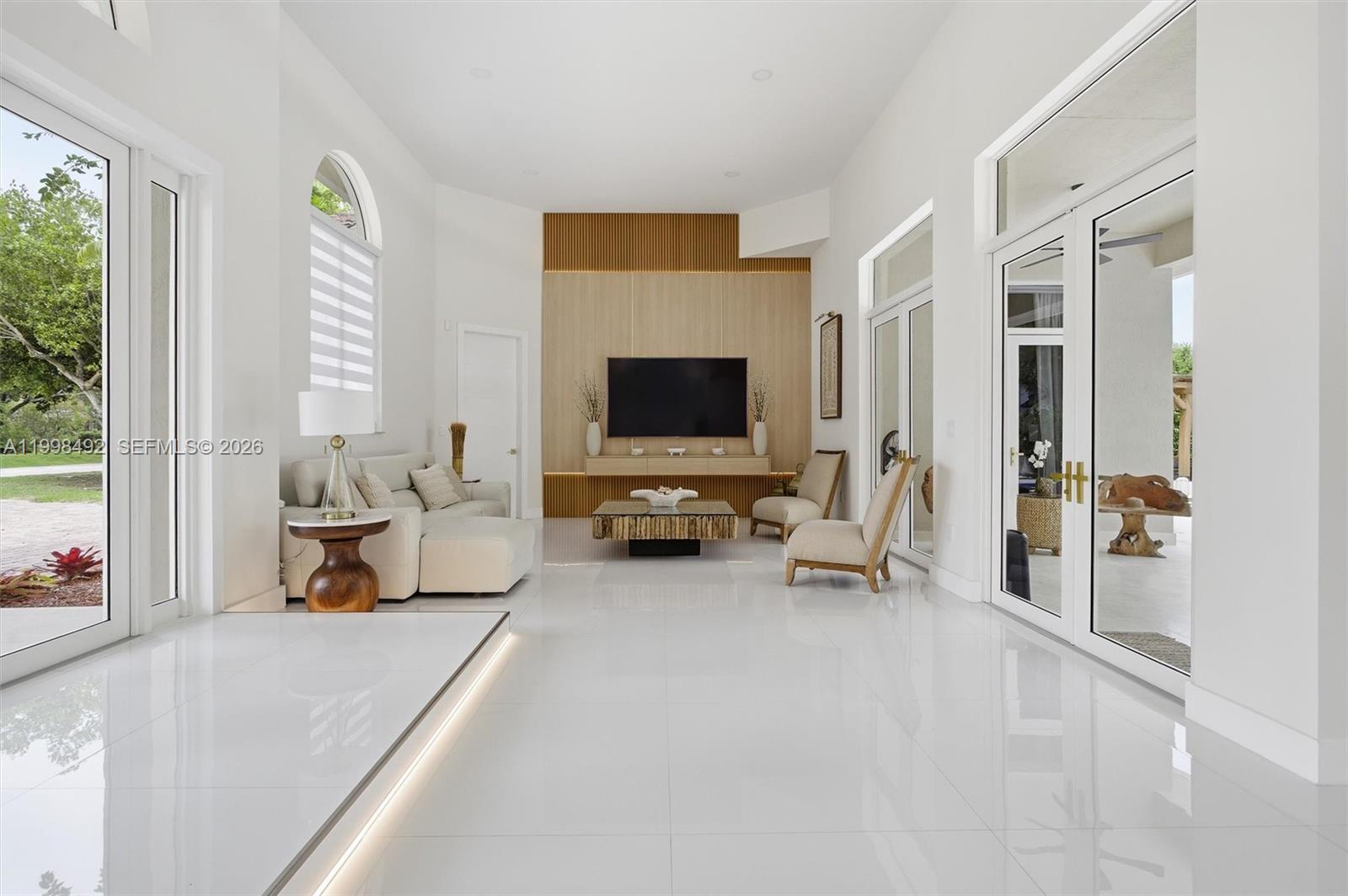 PINEWOOD GROVE - Residential