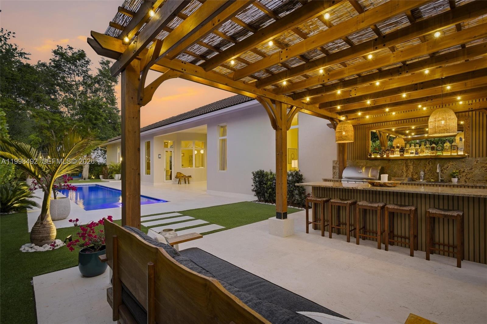 PINEWOOD GROVE - Residential