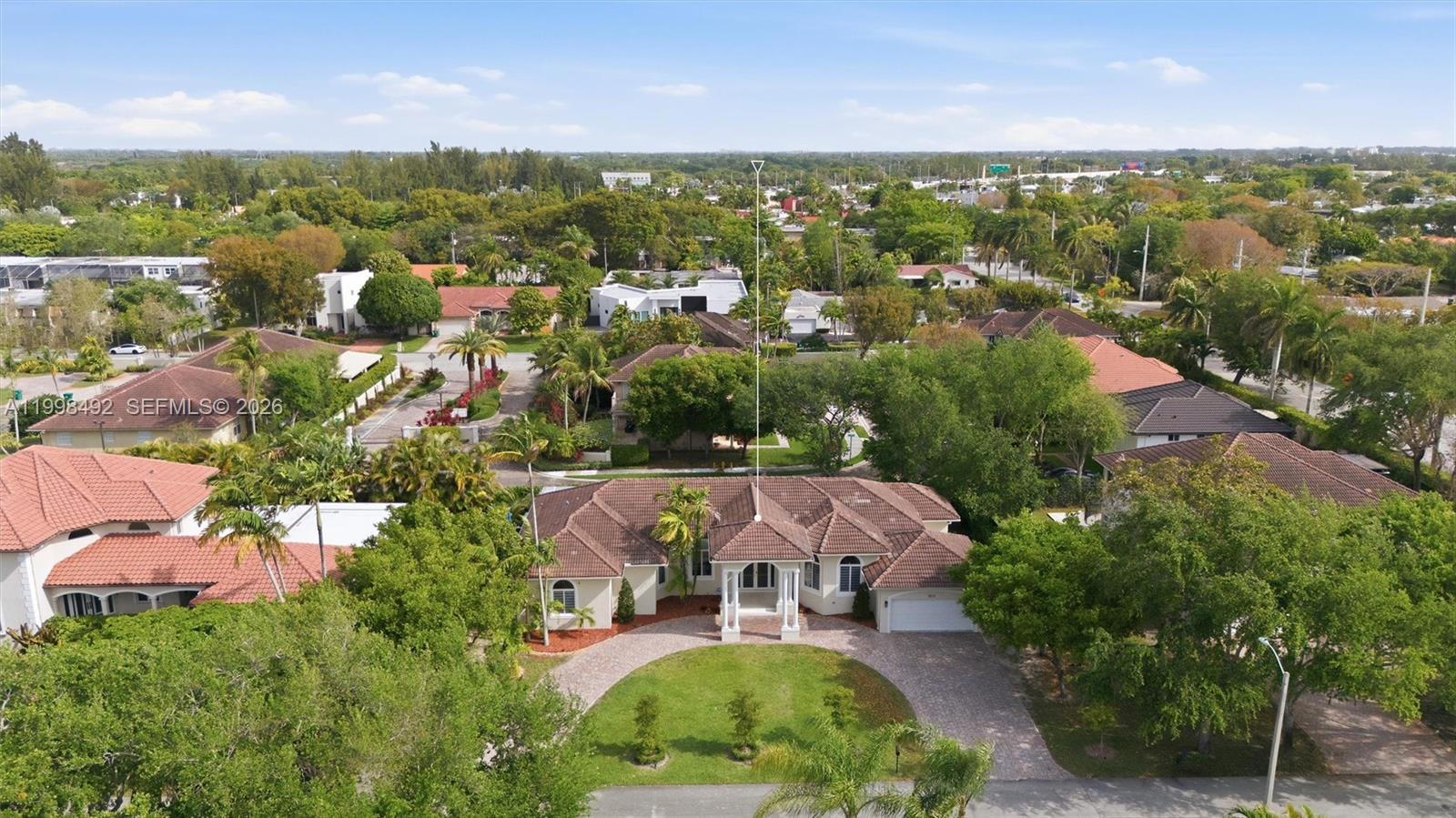 PINEWOOD GROVE - Residential