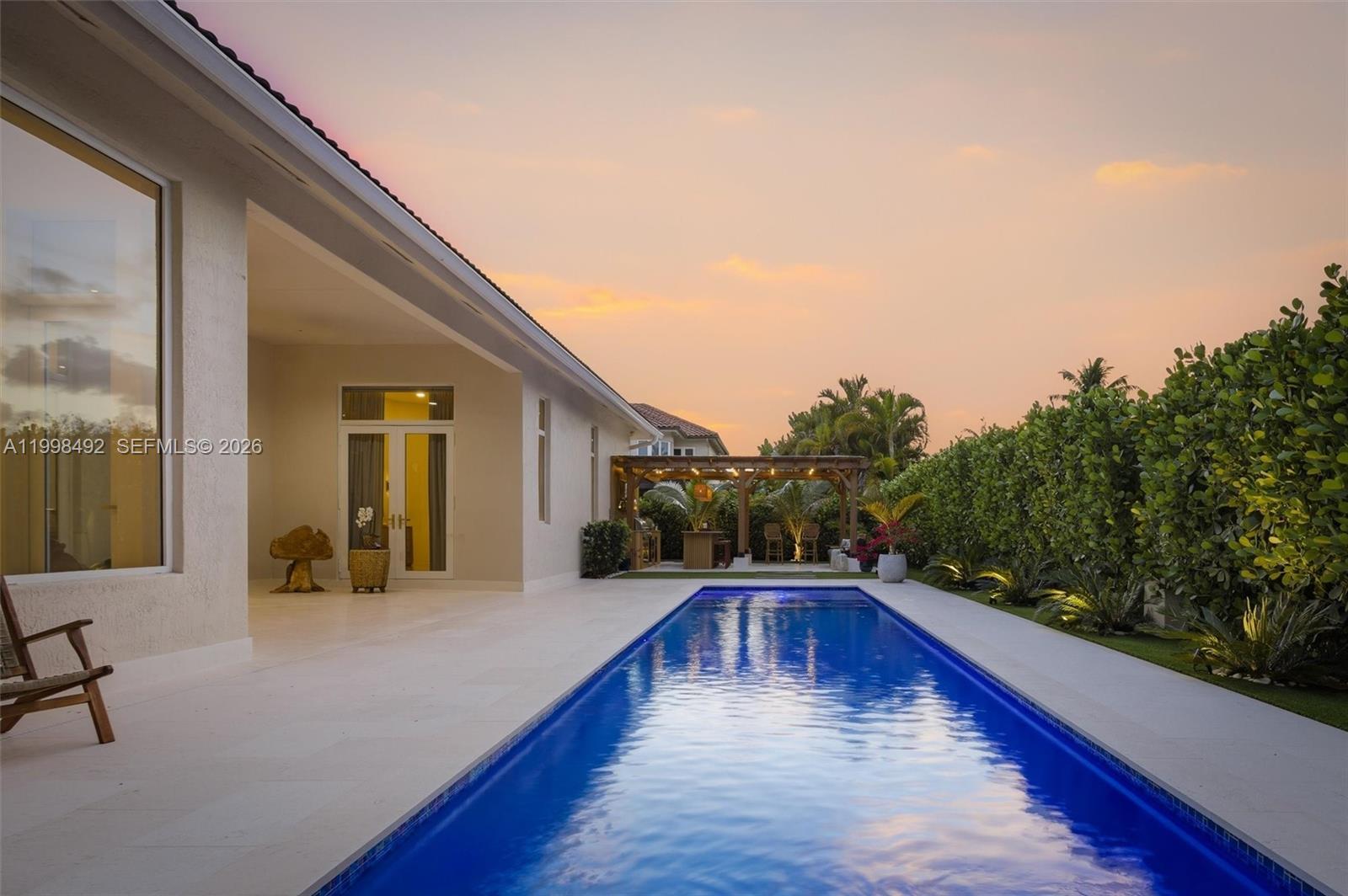 PINEWOOD GROVE - Residential