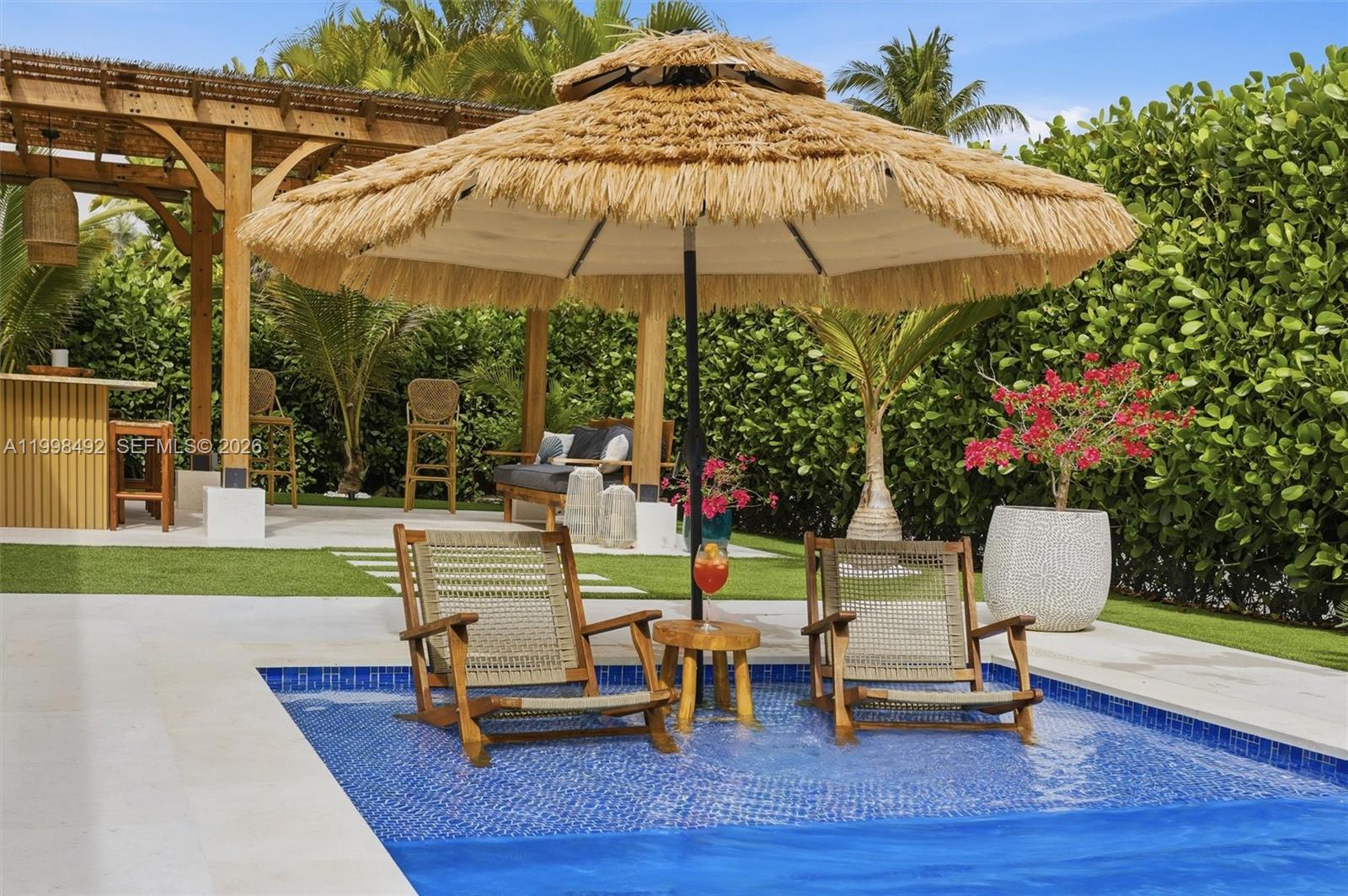 PINEWOOD GROVE - Residential