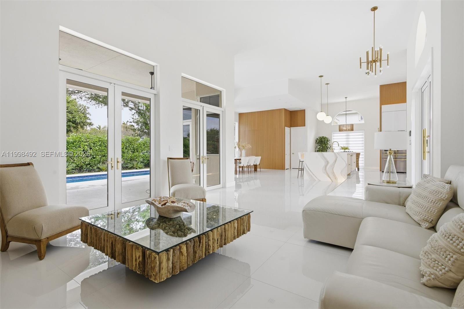 PINEWOOD GROVE - Residential