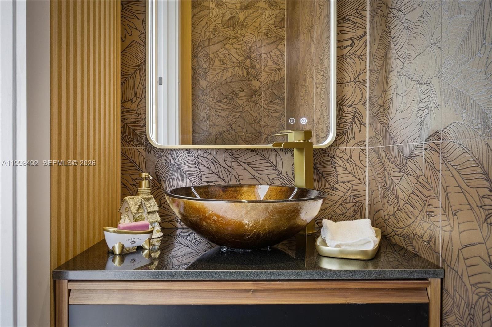 PINEWOOD GROVE - Residential