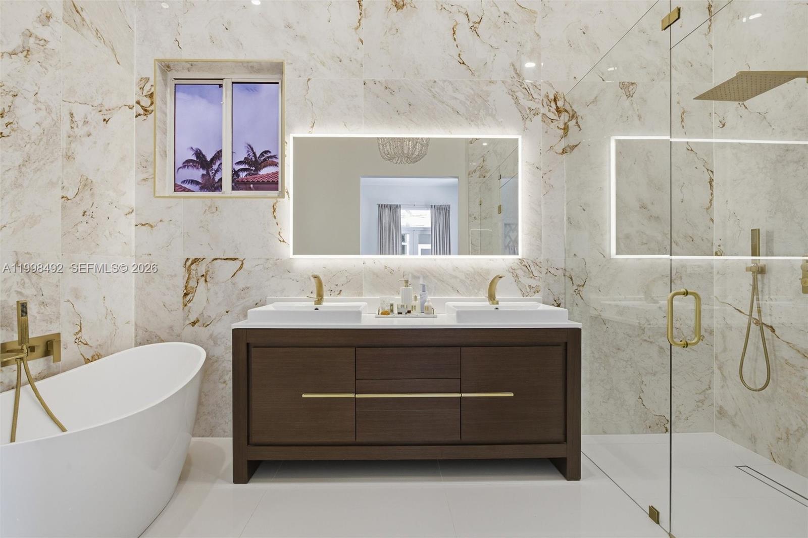 PINEWOOD GROVE - Residential