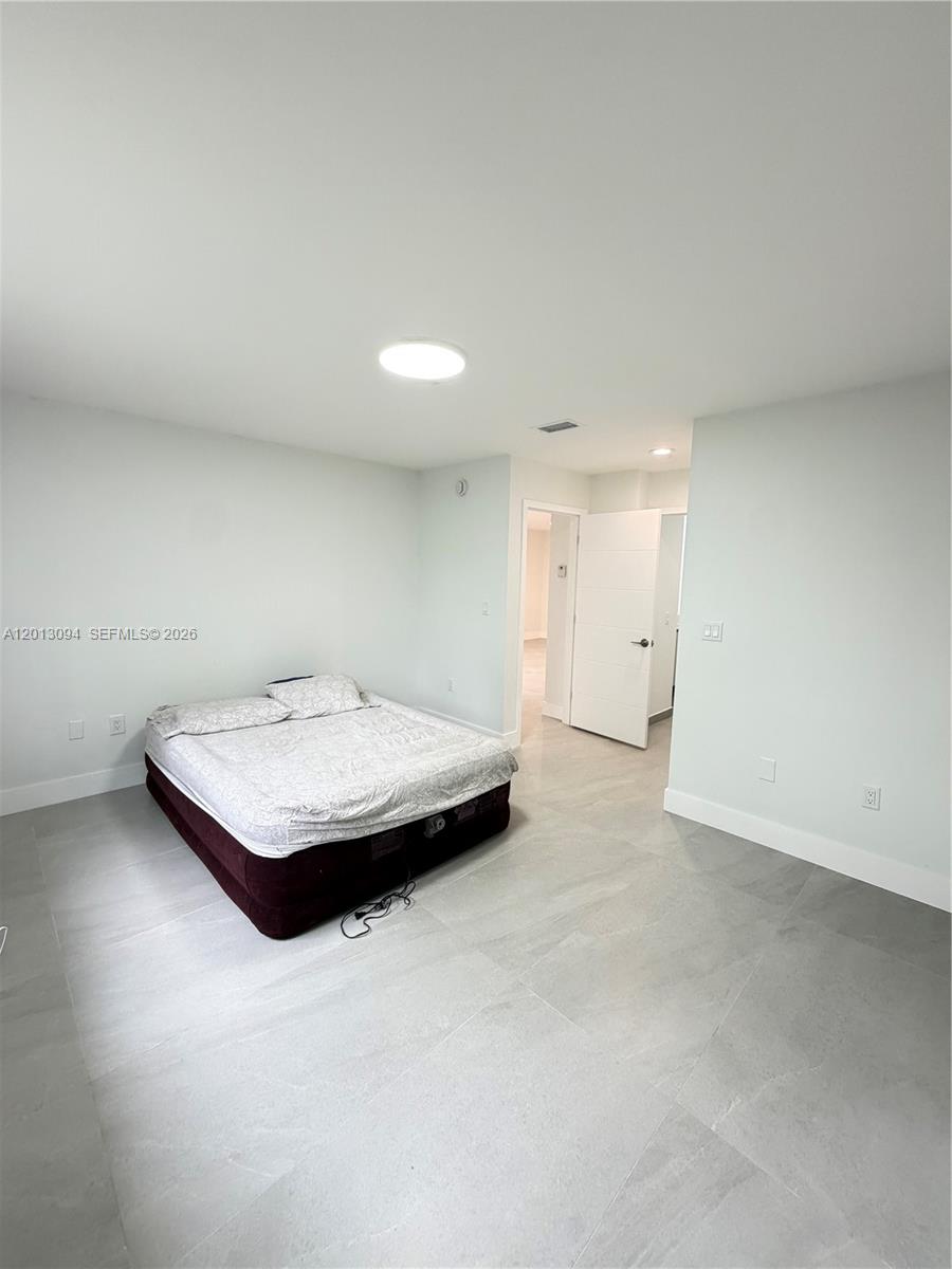 VILLA DORAL CONDO NO 5 - Residential Lease