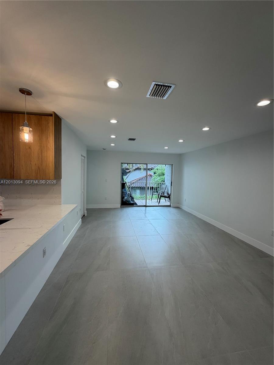 VILLA DORAL CONDO NO 5 - Residential Lease