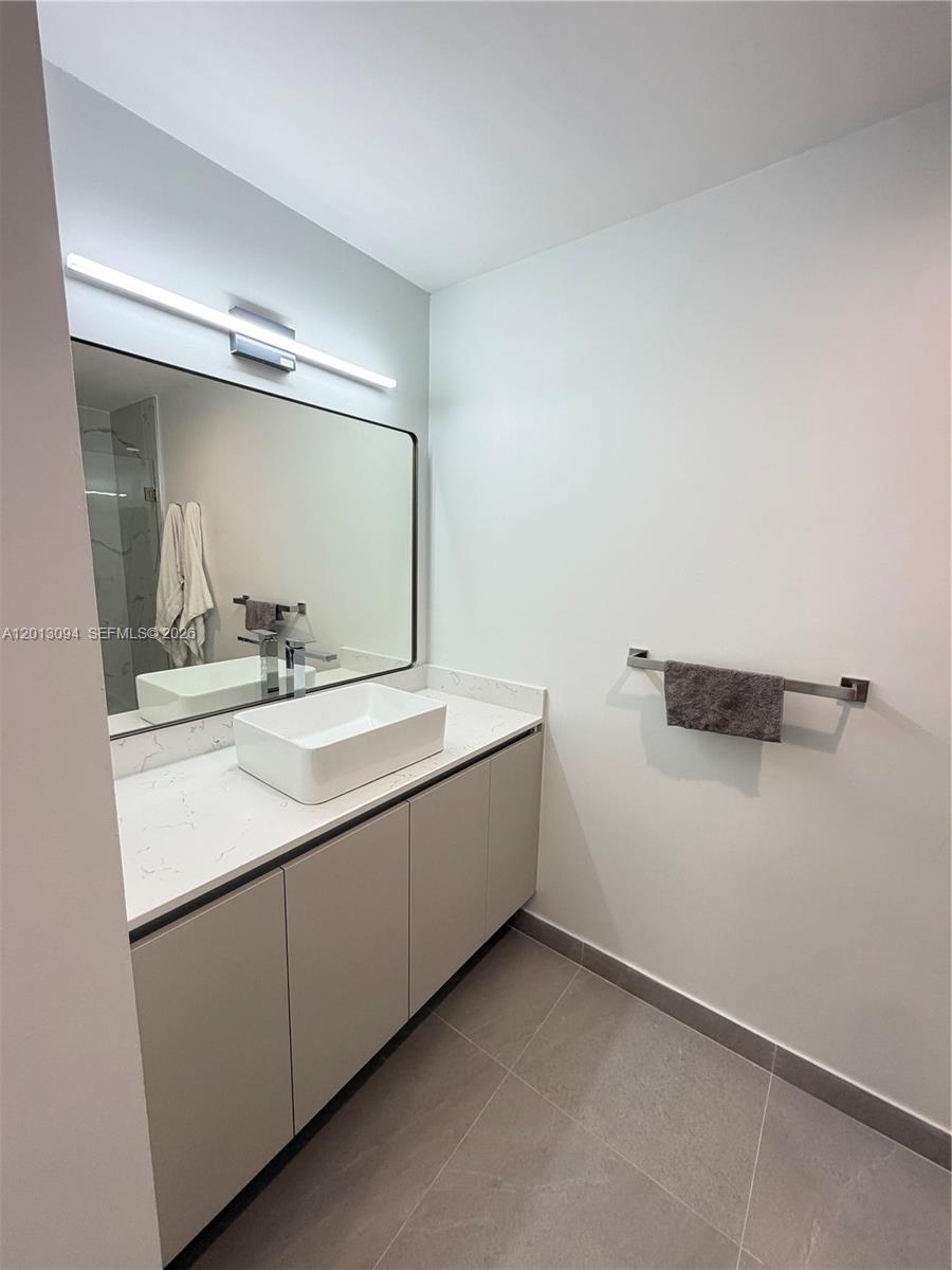 VILLA DORAL CONDO NO 5 - Residential Lease