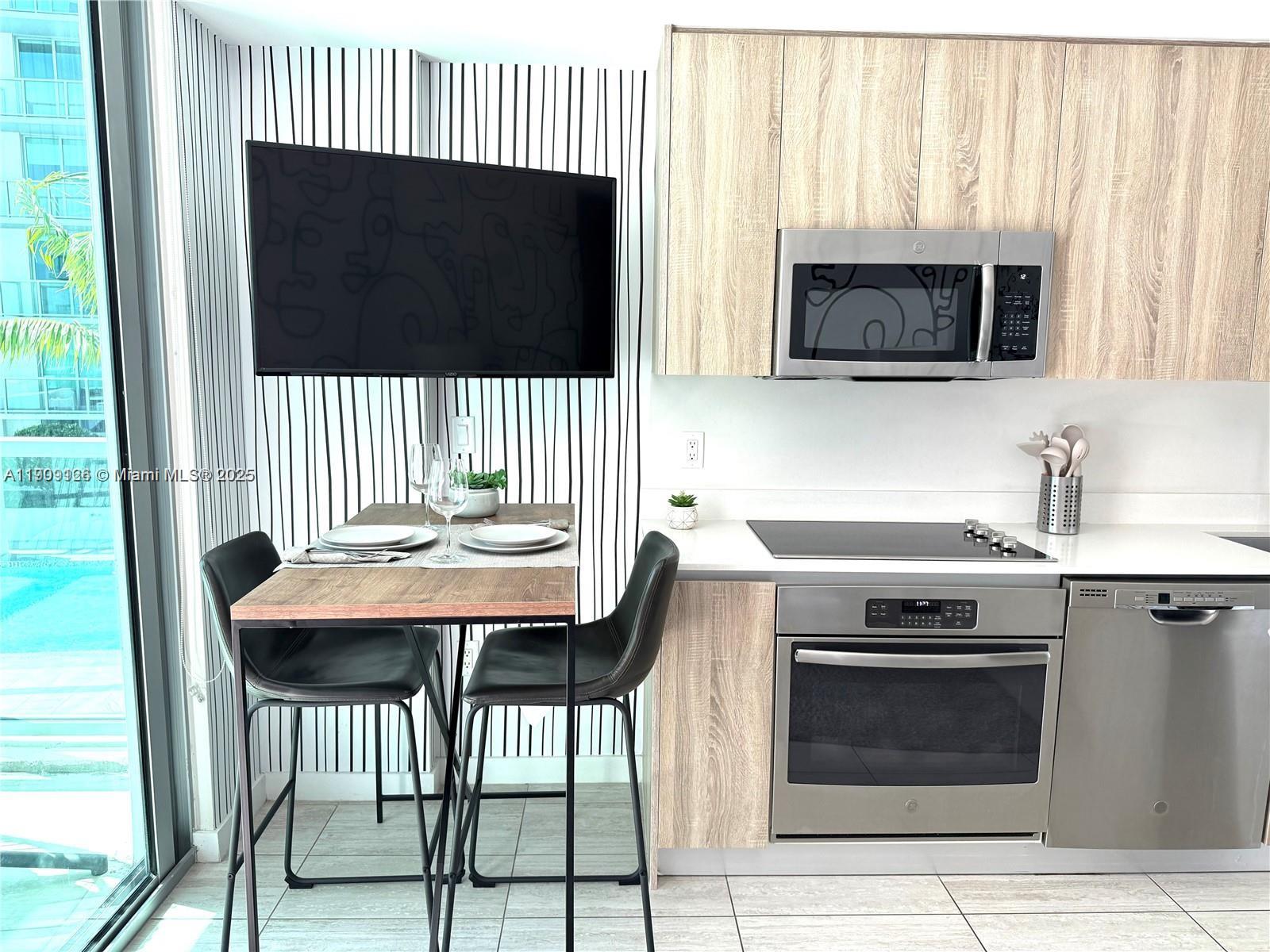 QUADRO CONDO - Residential