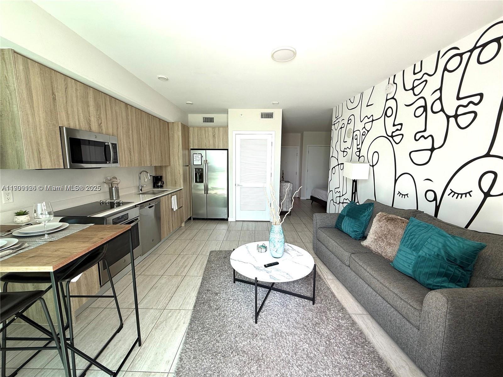 QUADRO CONDO - Residential