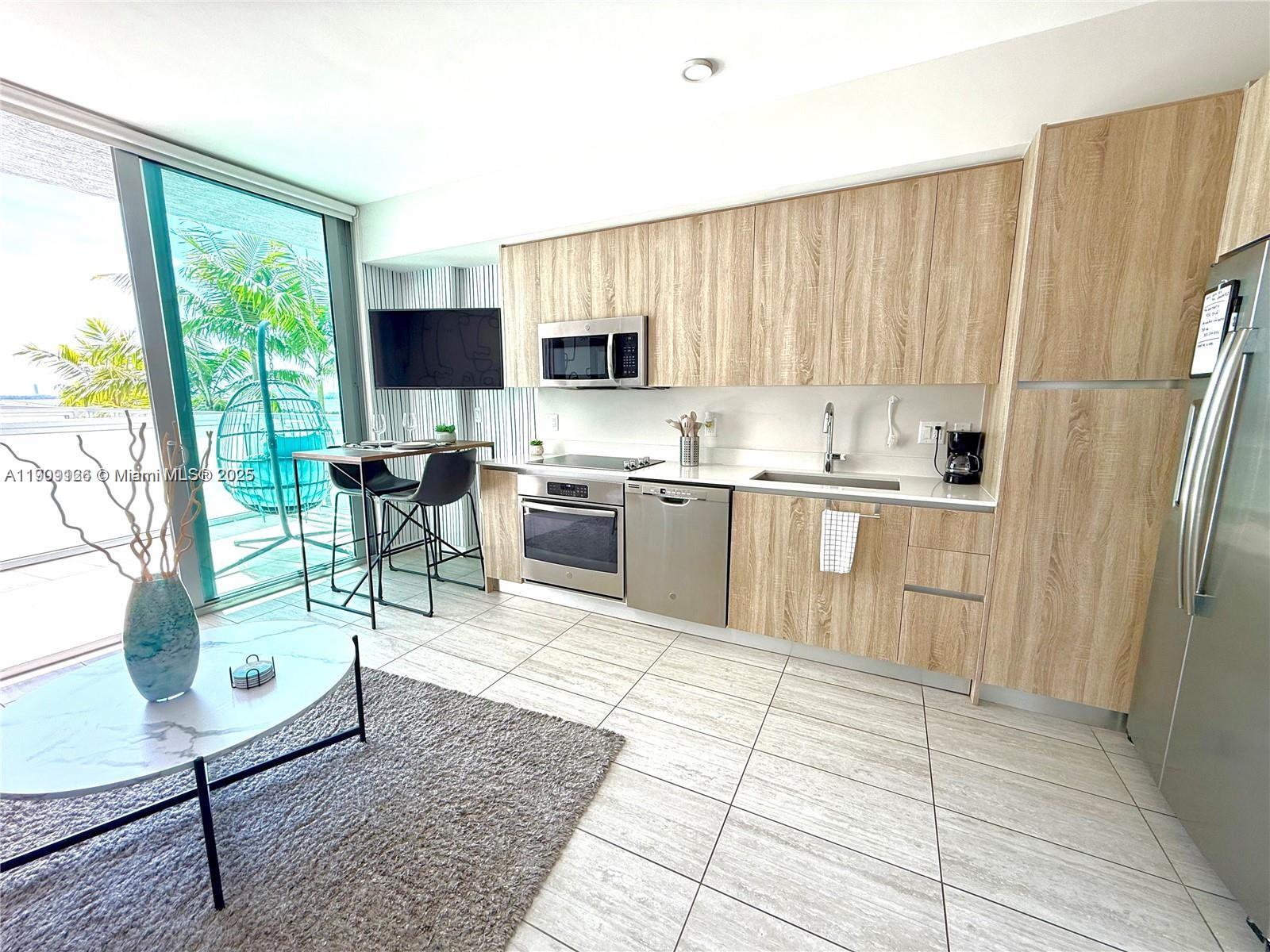 3900 Biscayne Blvd N-723