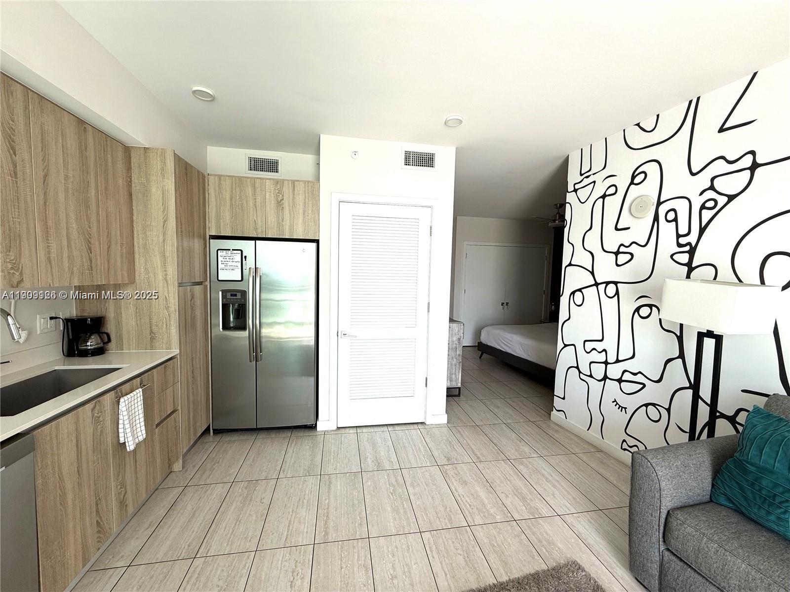 QUADRO CONDO - Residential