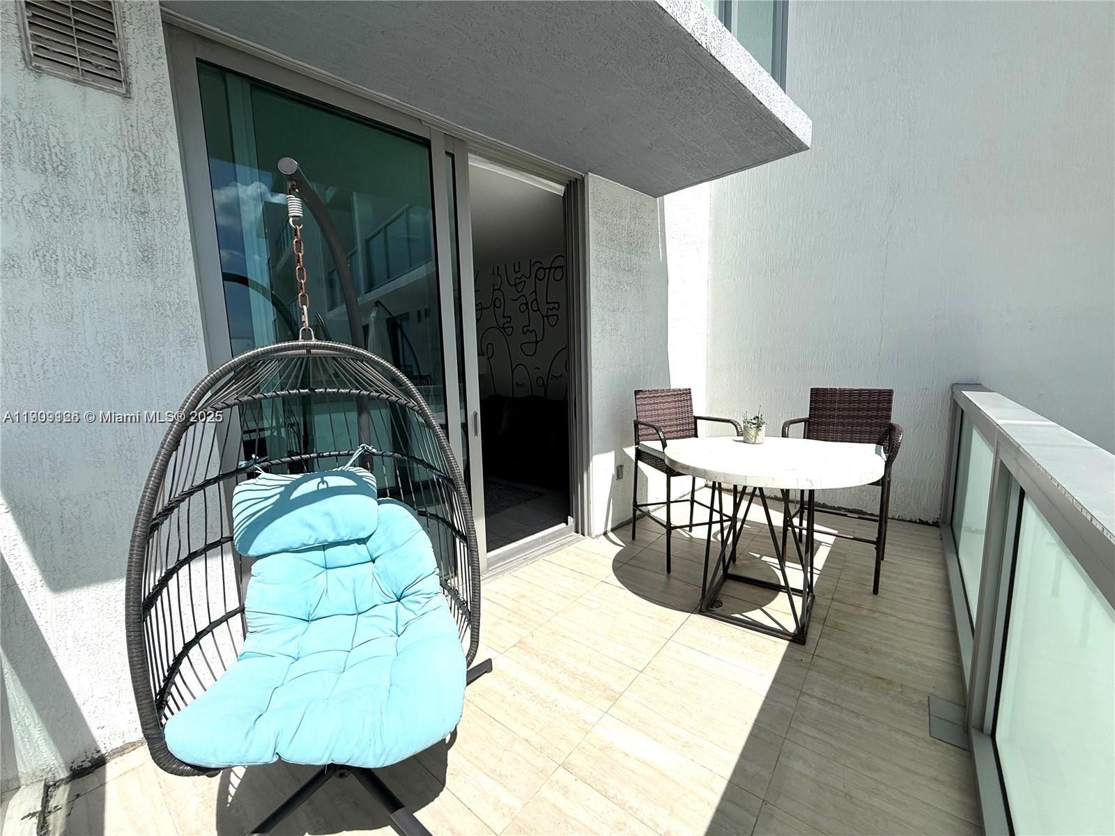 QUADRO CONDO - Residential