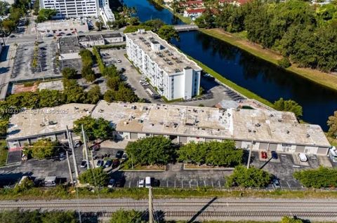 2261 NE 164th St North Miami Beach FL 33160