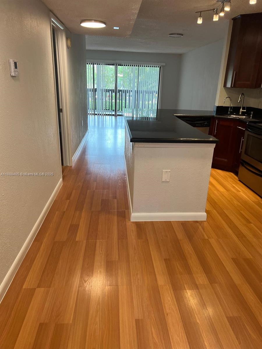 MANARANDA VILLAGE CONDO - Residential Lease