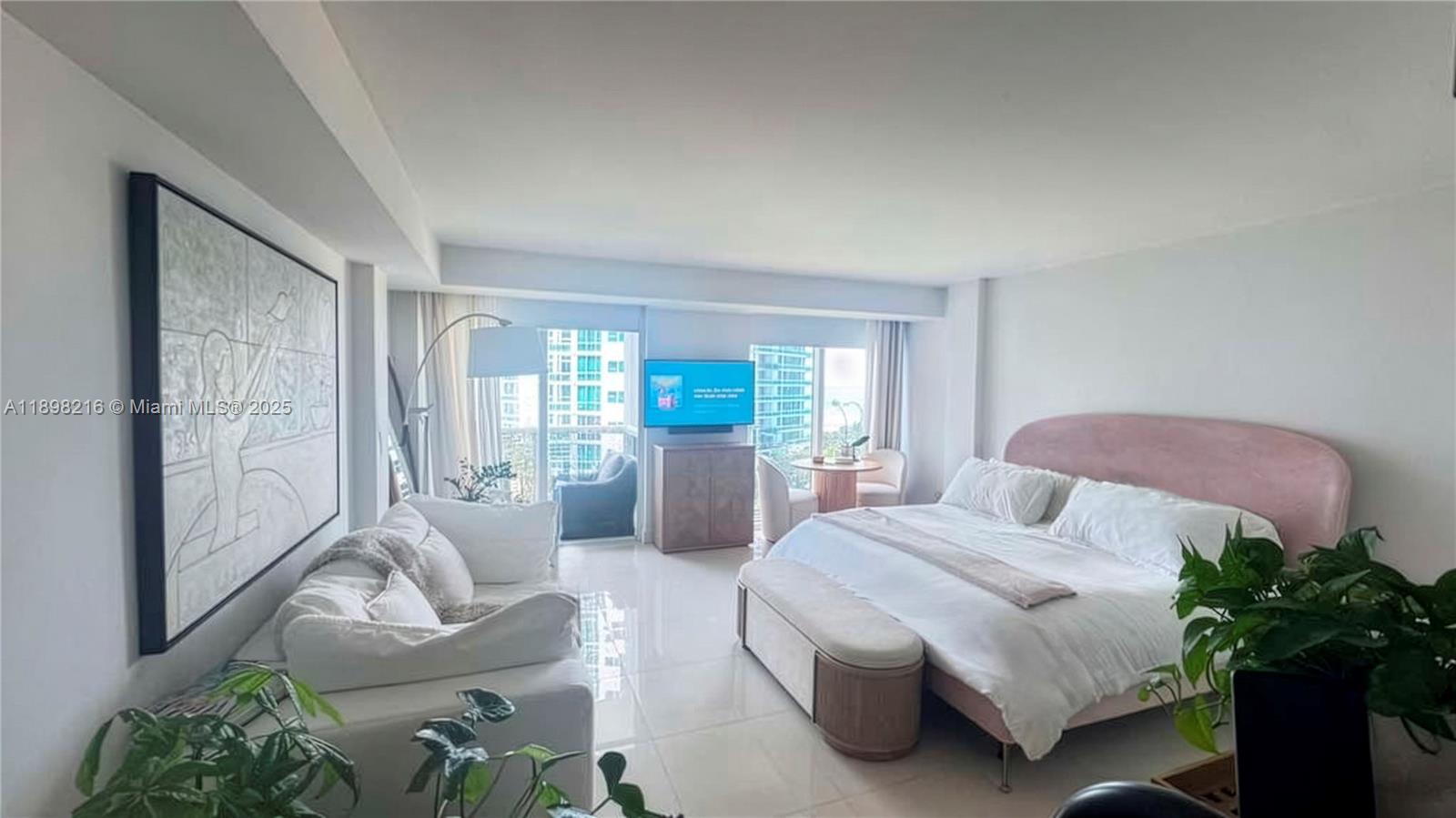 HARBOUR HOUSE - Residential