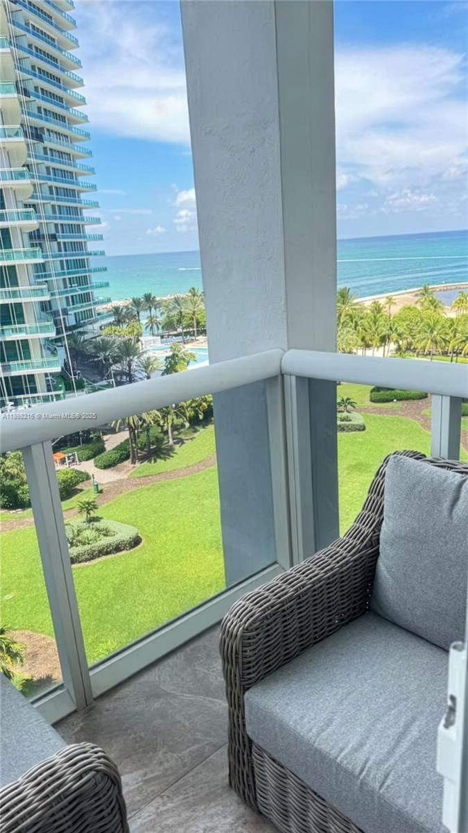 10275 Collins Ave 802