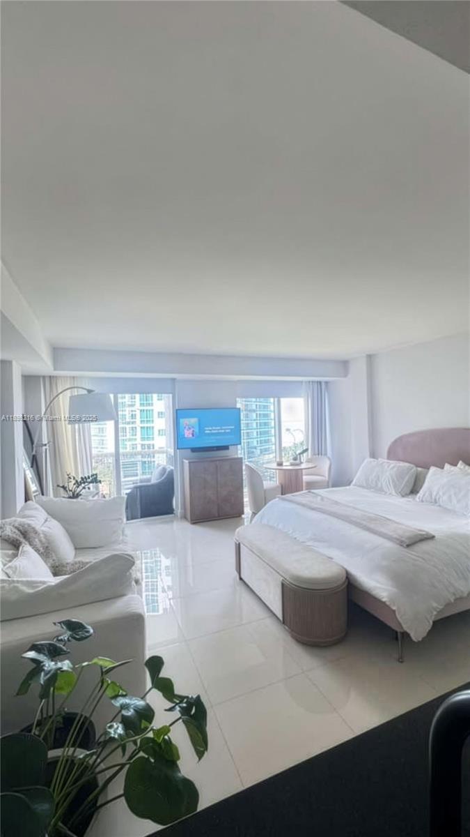 HARBOUR HOUSE - Residential