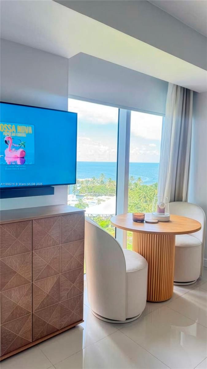 HARBOUR HOUSE - Residential