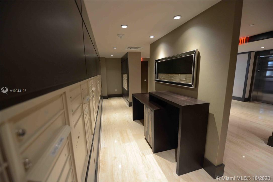 5252 PASEO CONDOMINIUM - Residential Lease