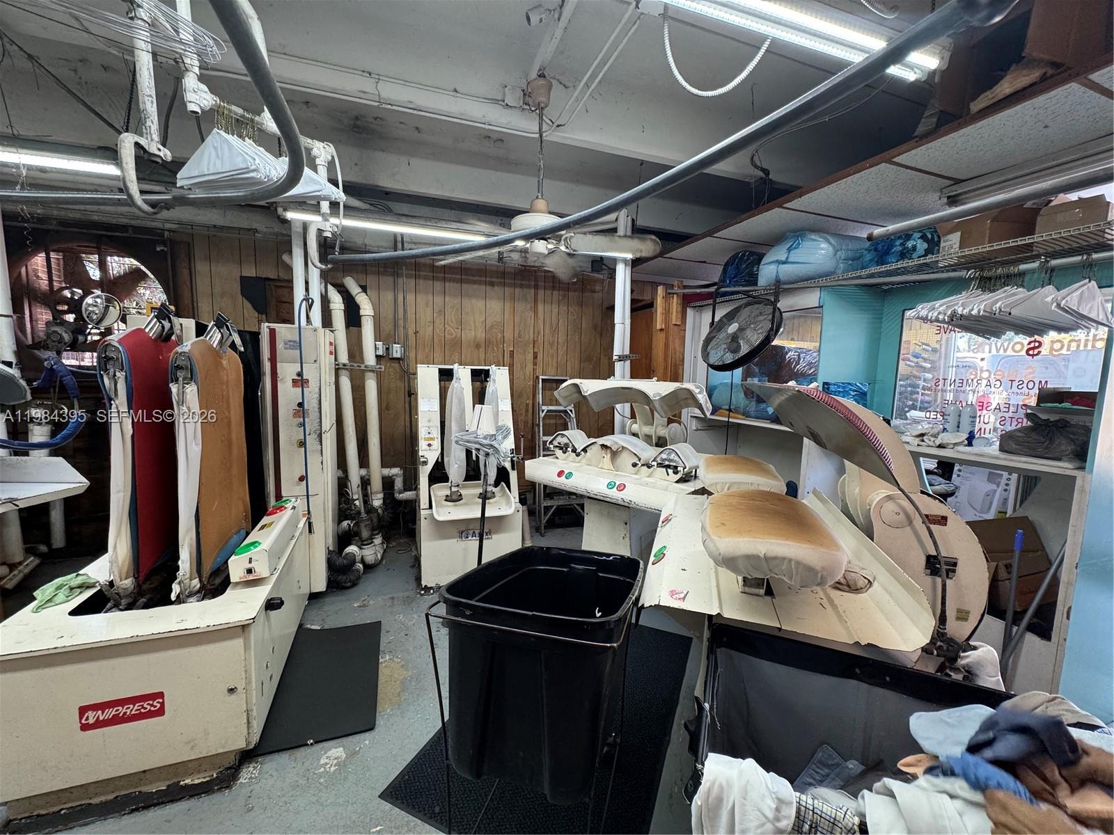 1890 N Pine Island Rd