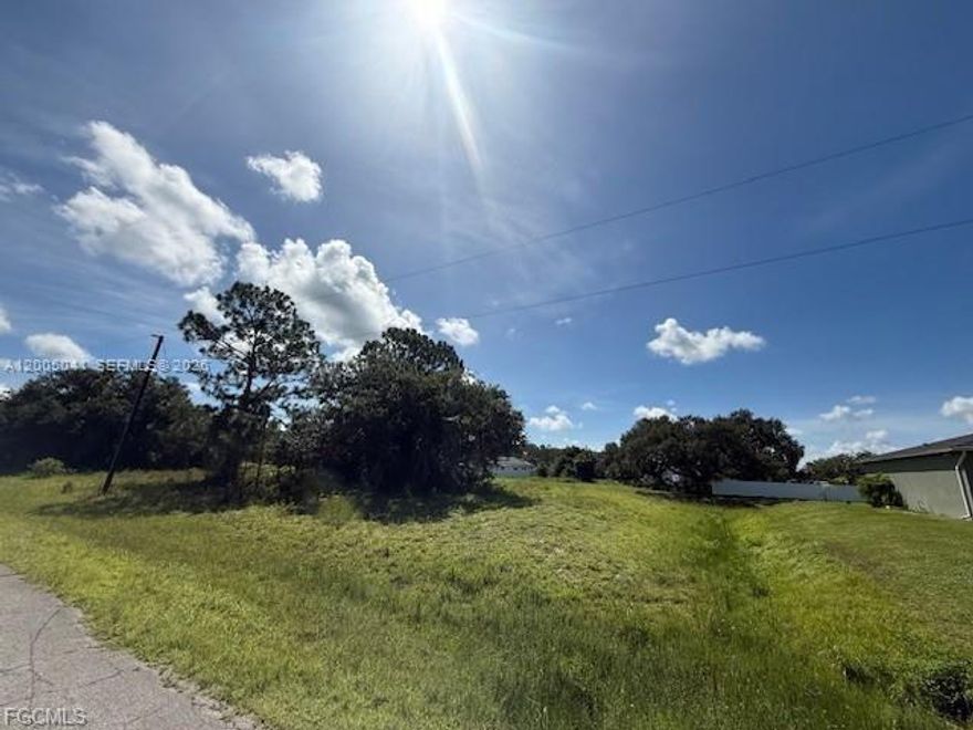 Great home-site in the Glades County area of Port LaBelle! Near the Port LaBelle Marina, and in the desirable Glades County school district! This is an excellent location for your new dream home, or a great spot for a spec home, this vacant lot offers a world of possibilities, just waiting for you to bring your dream to life. Embrace the allure of the great outdoors with this lot's close proximity to both the Caloosahatchee River and Lake Okeechobee. Water enthusiasts will find endless opportunities for boating, fishing, and water recreation. Design your ideal home from the ground up on this spacious lot. Create your perfect oasis, complete with gardens, a pool, or any feature you've always dreamed!