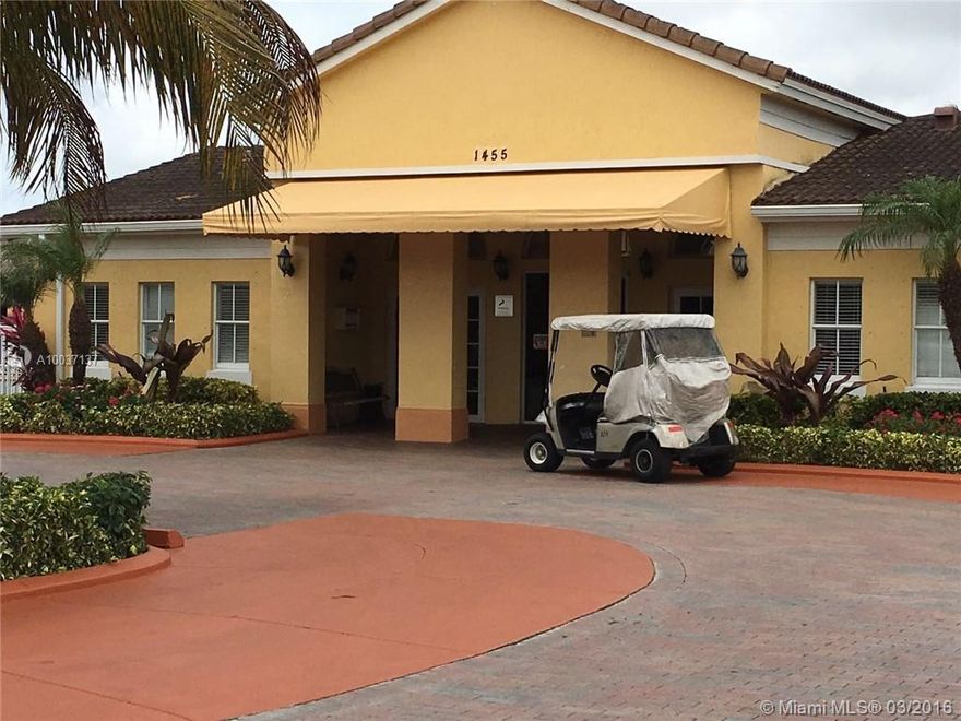 Great location nice community, investor's opportunity, club hose, pool, gym, gated community.
Close to shopping malls, supermarket and schools