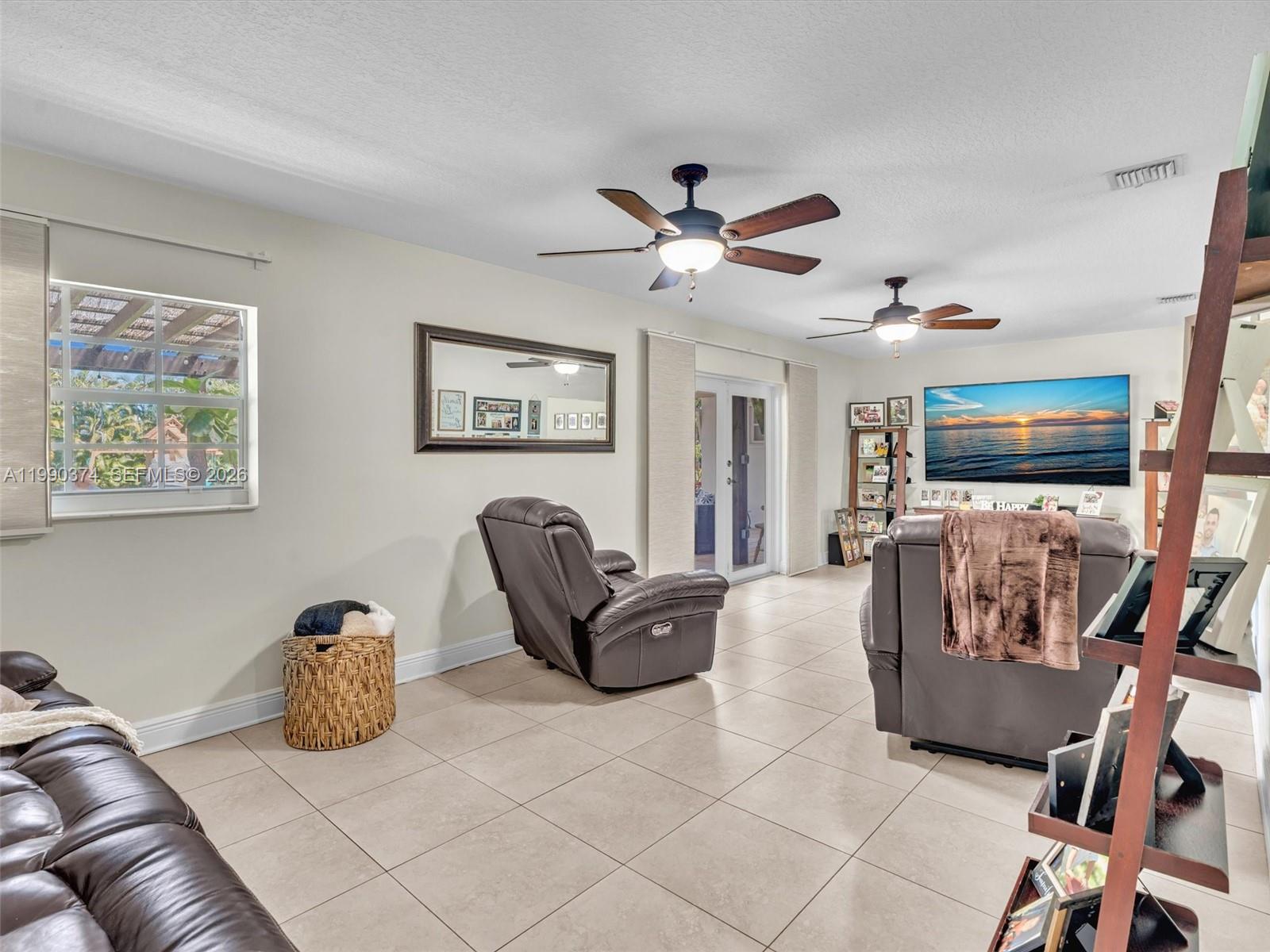 OAKS HILLS - Residential