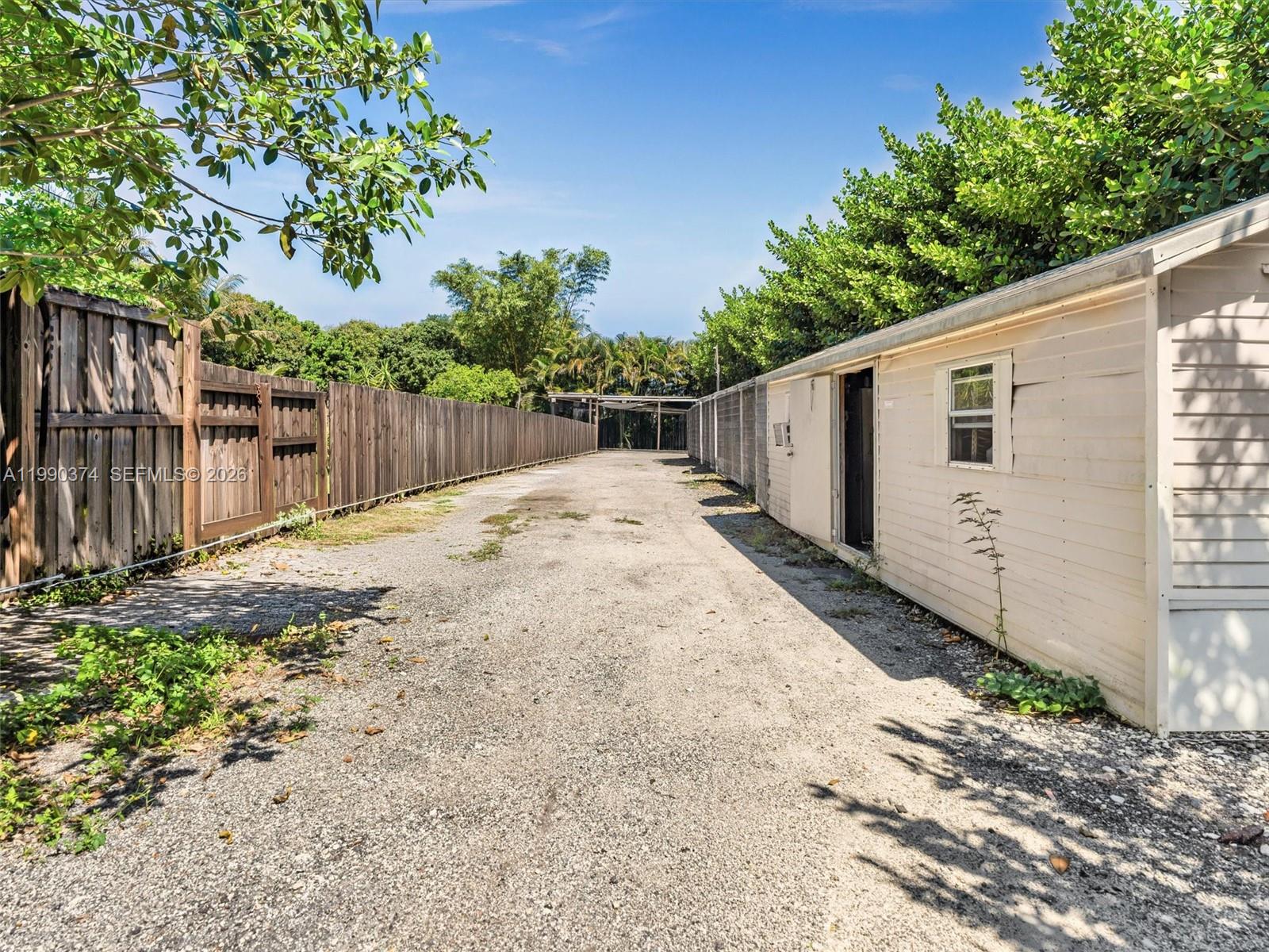 OAKS HILLS - Residential