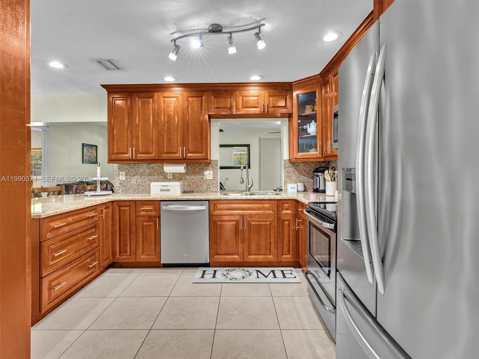 OAKS HILLS - Residential