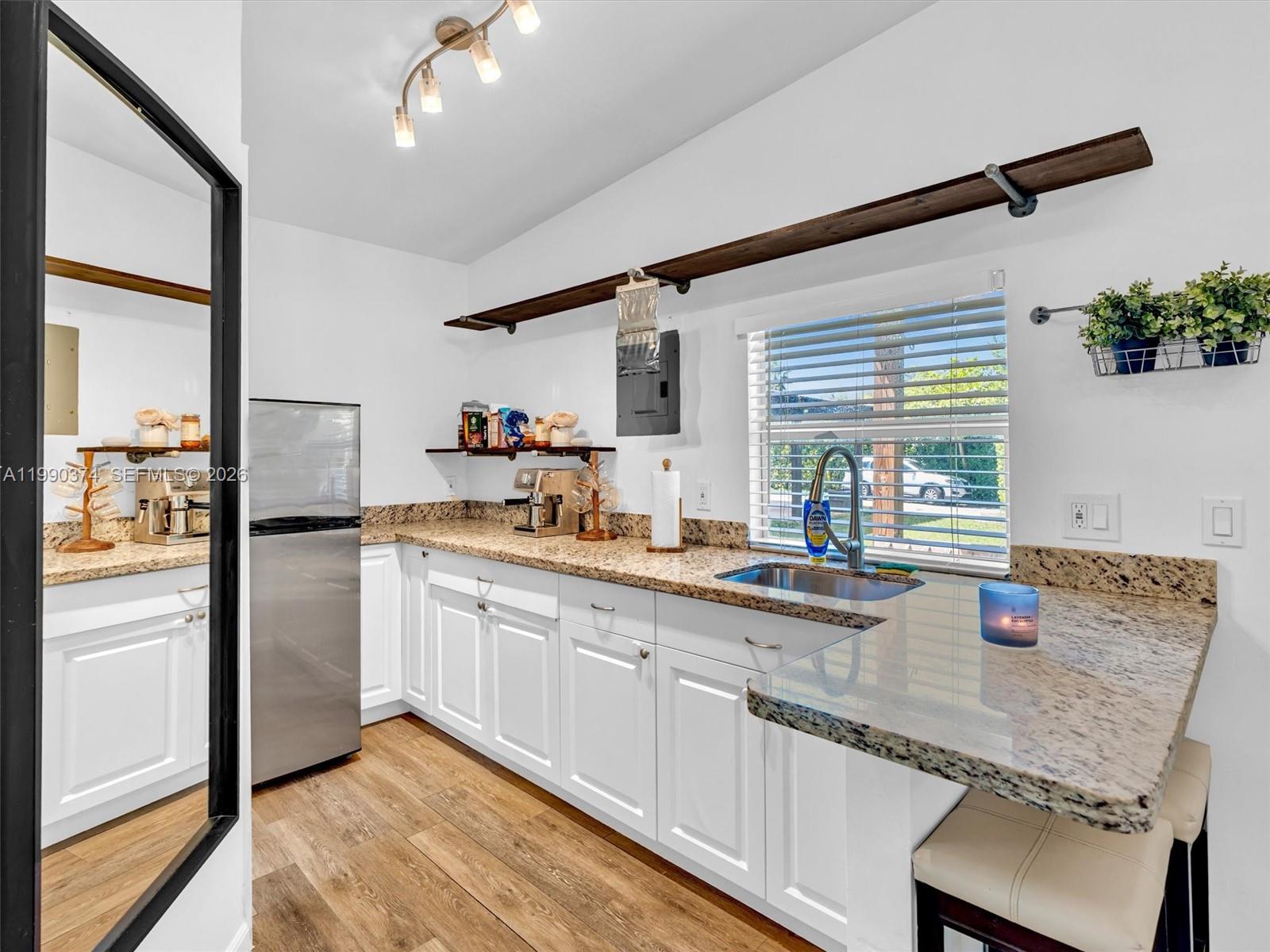 OAKS HILLS - Residential