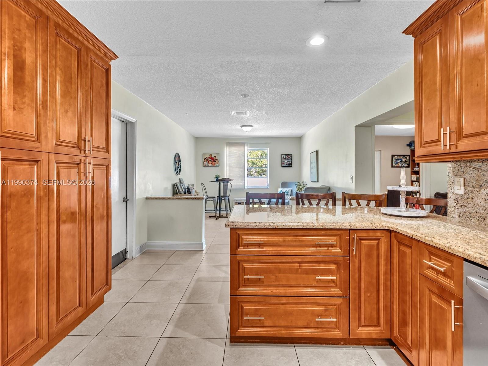 OAKS HILLS - Residential