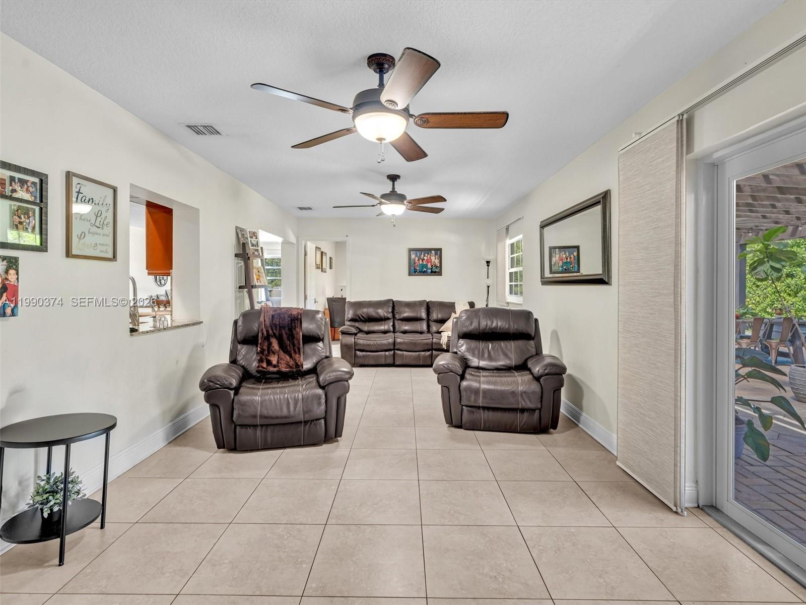 OAKS HILLS - Residential