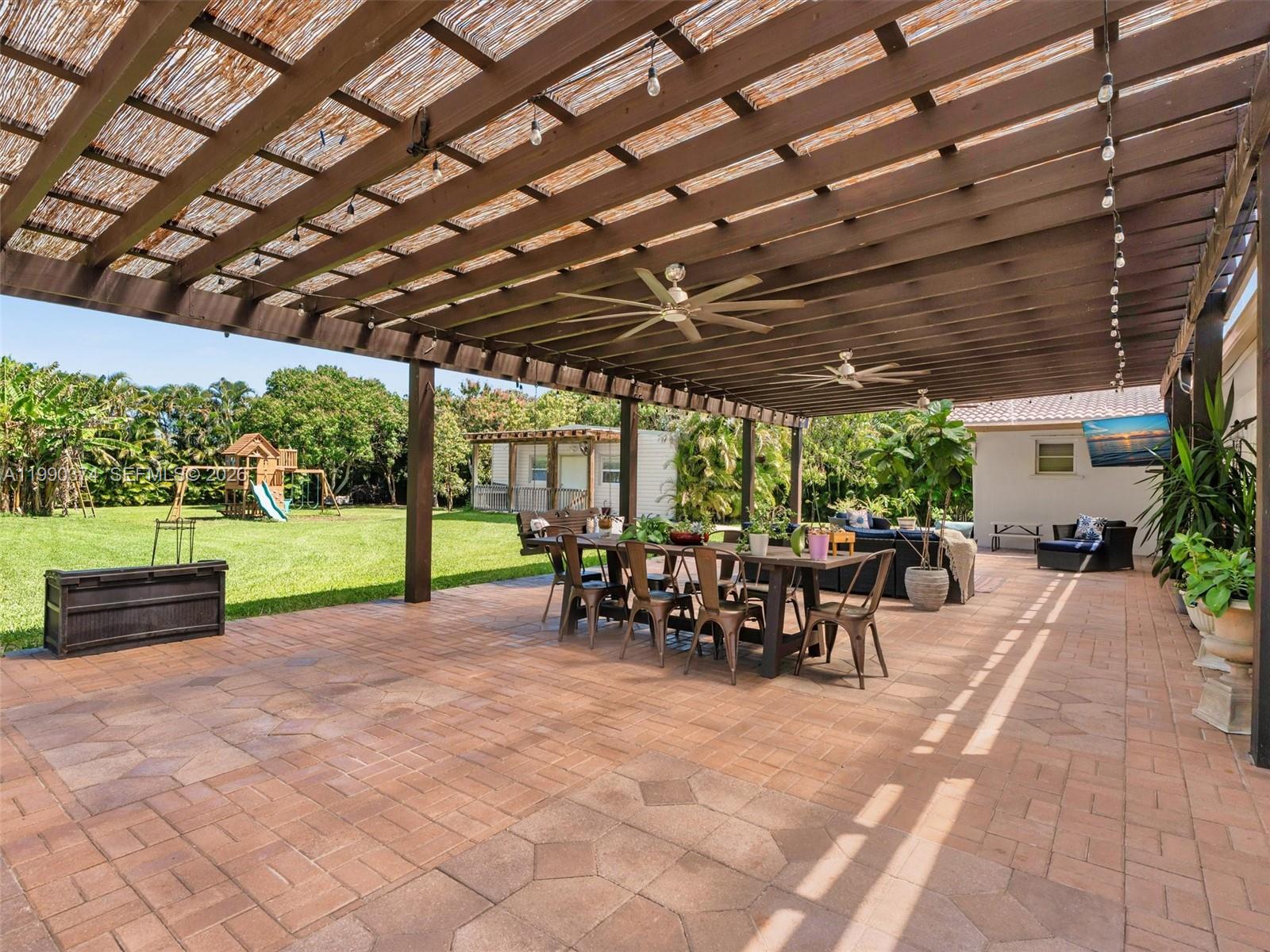 OAKS HILLS - Residential