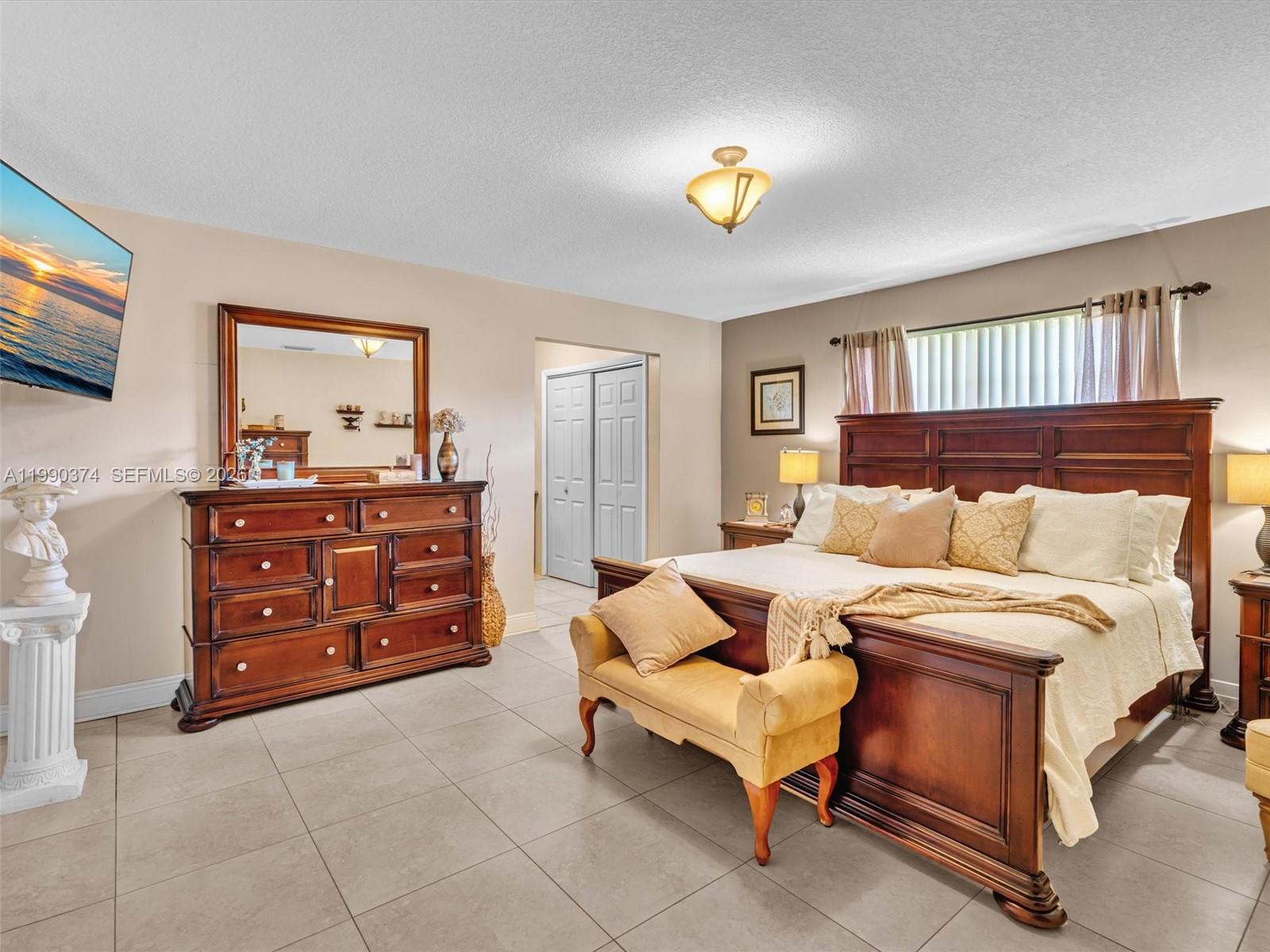 OAKS HILLS - Residential