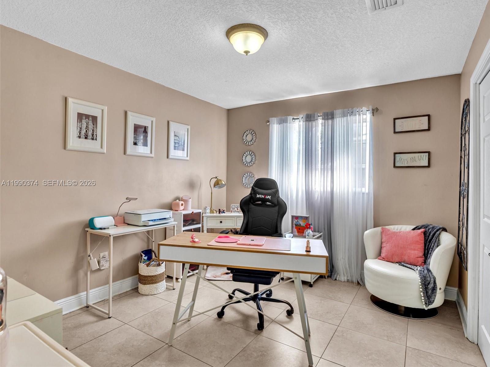 OAKS HILLS - Residential