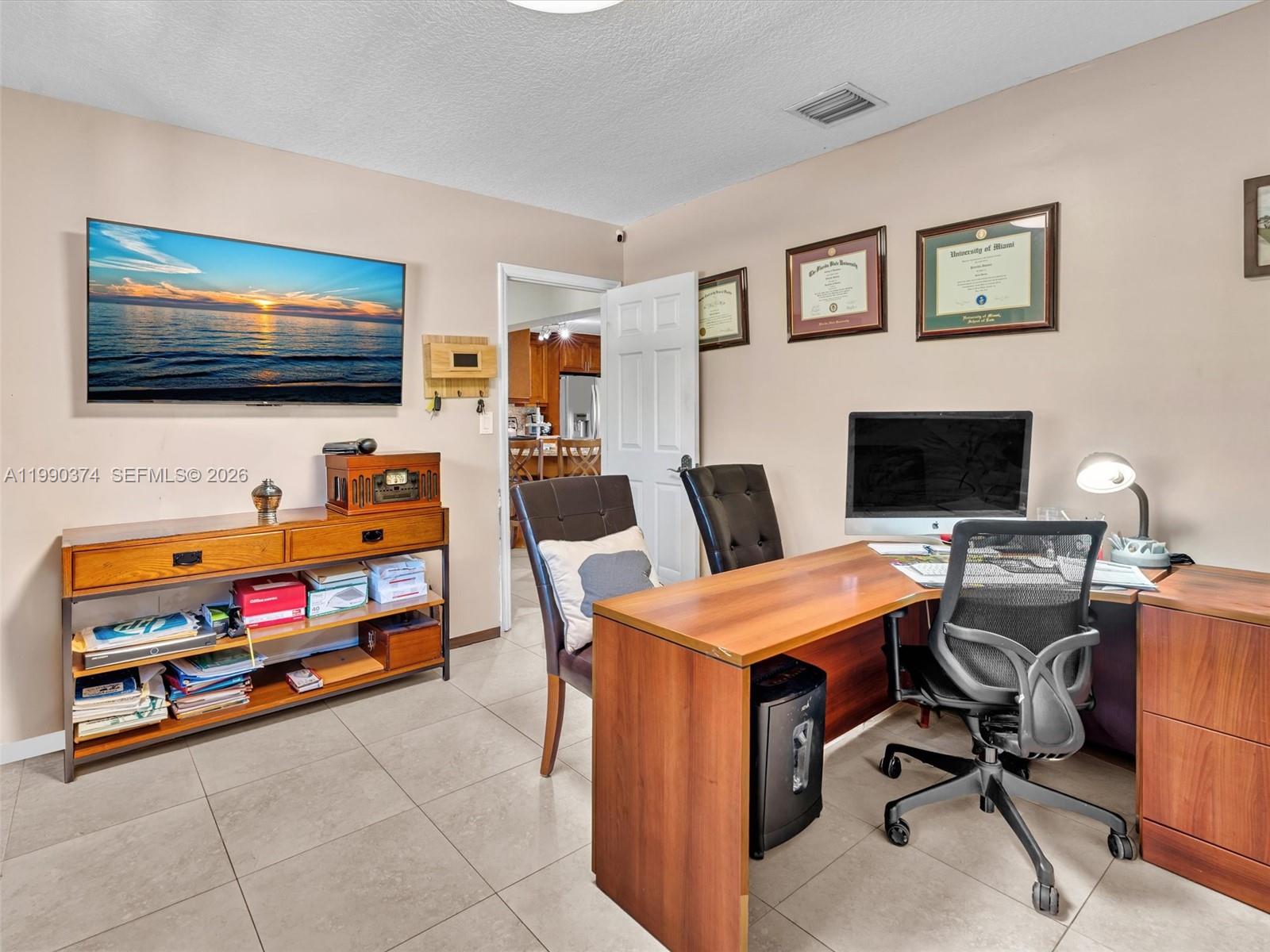 OAKS HILLS - Residential