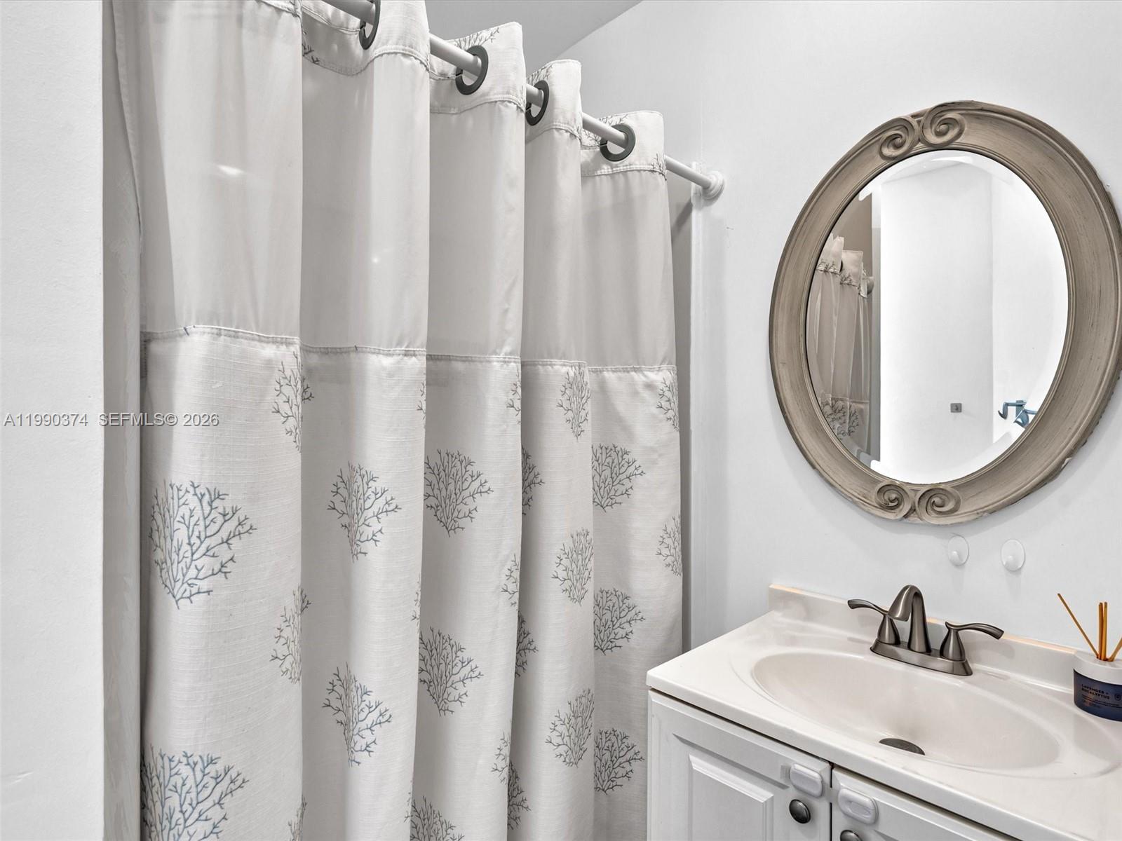 OAKS HILLS - Residential