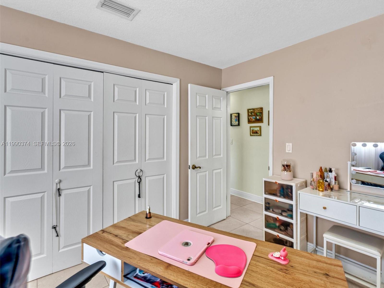 OAKS HILLS - Residential