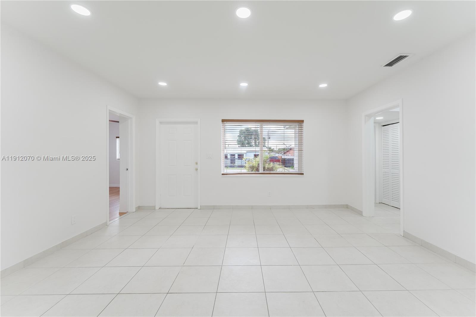 MIAMI GATEWAY - Residential Lease