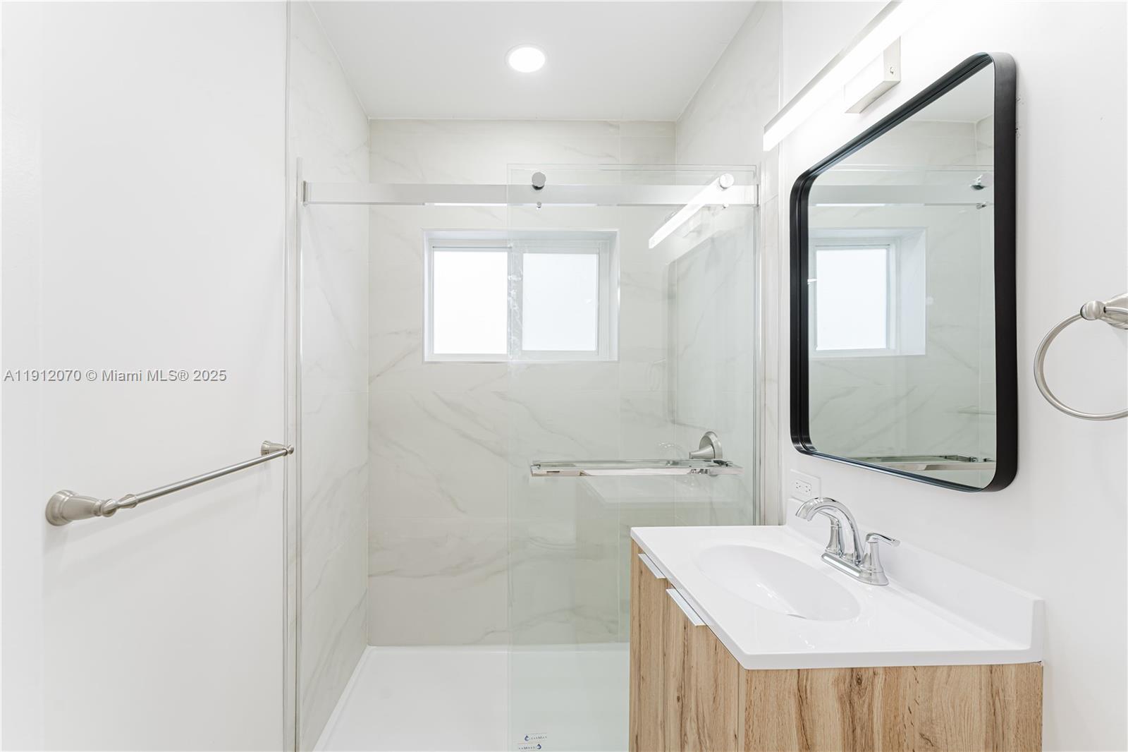 MIAMI GATEWAY - Residential Lease