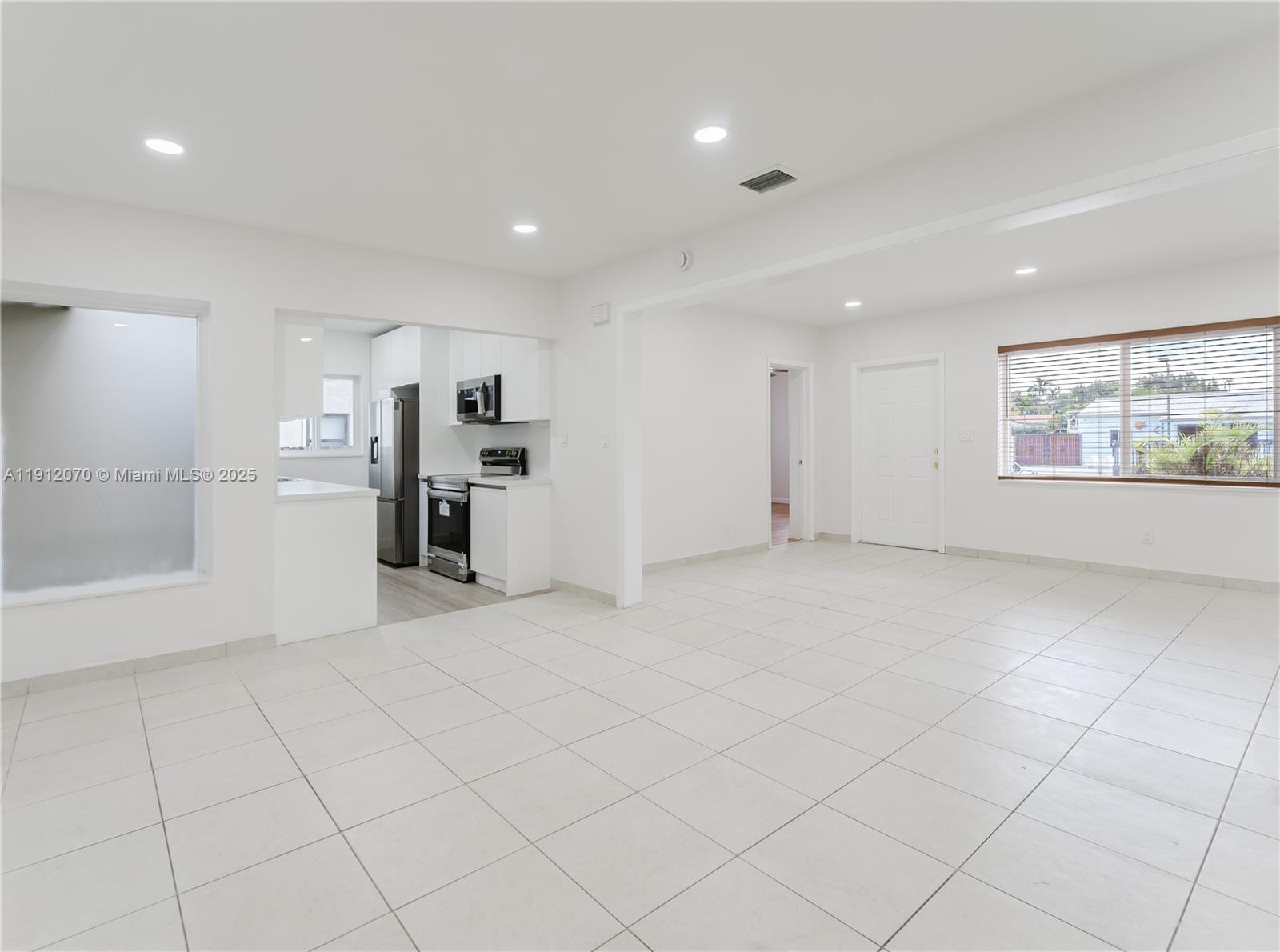 MIAMI GATEWAY - Residential Lease