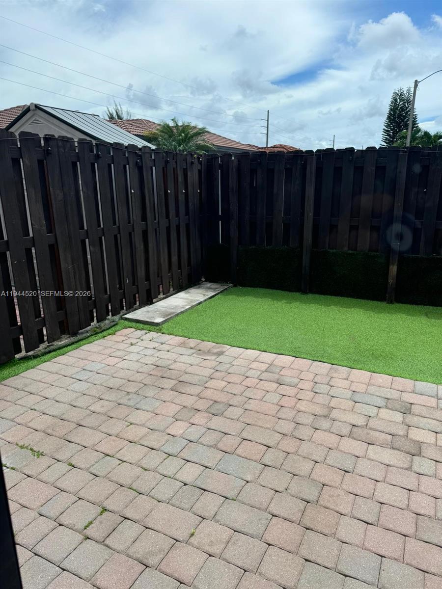 INTERLAKEN - Residential