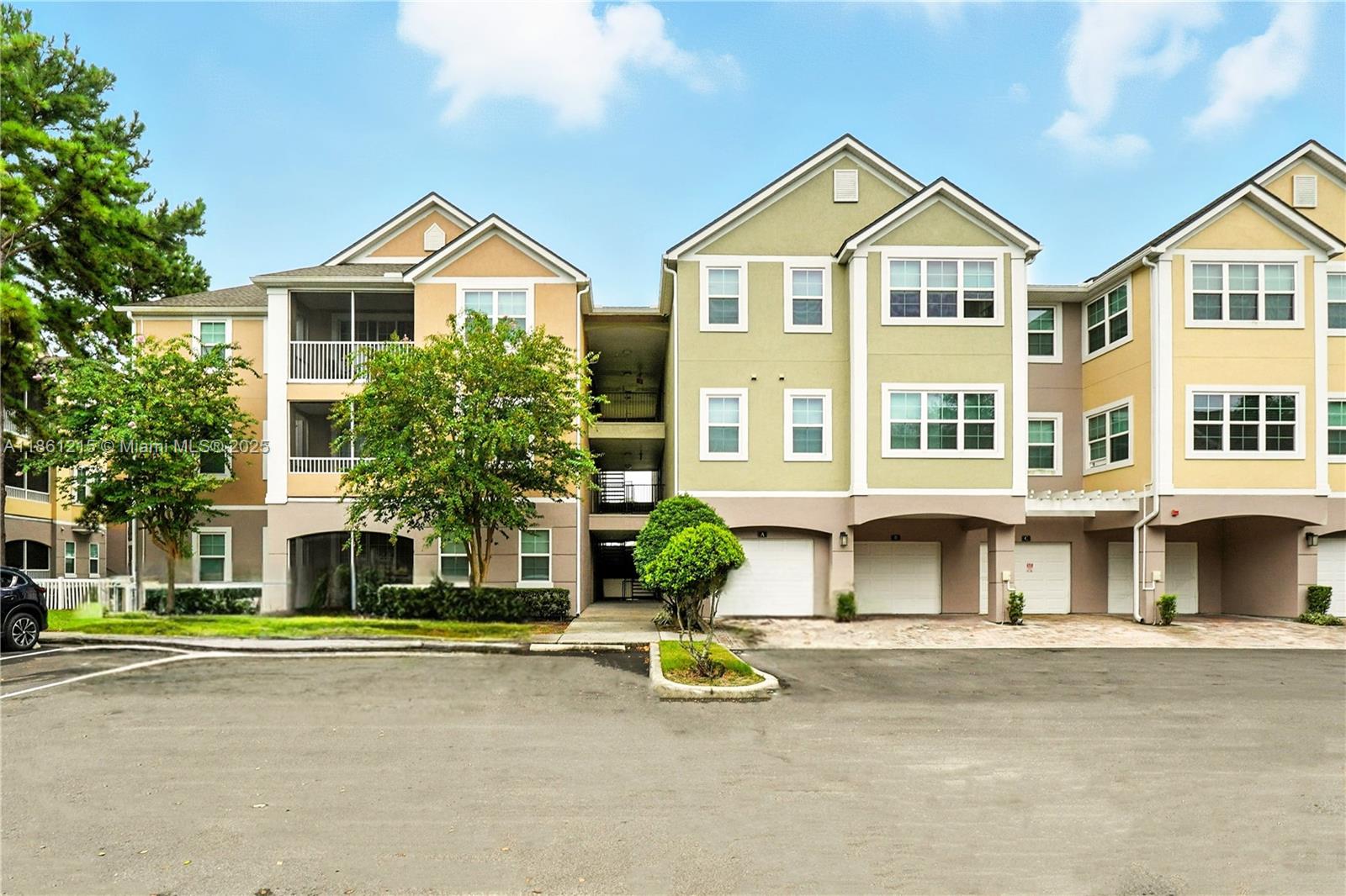 The Hamptons at Metrowest - Residential