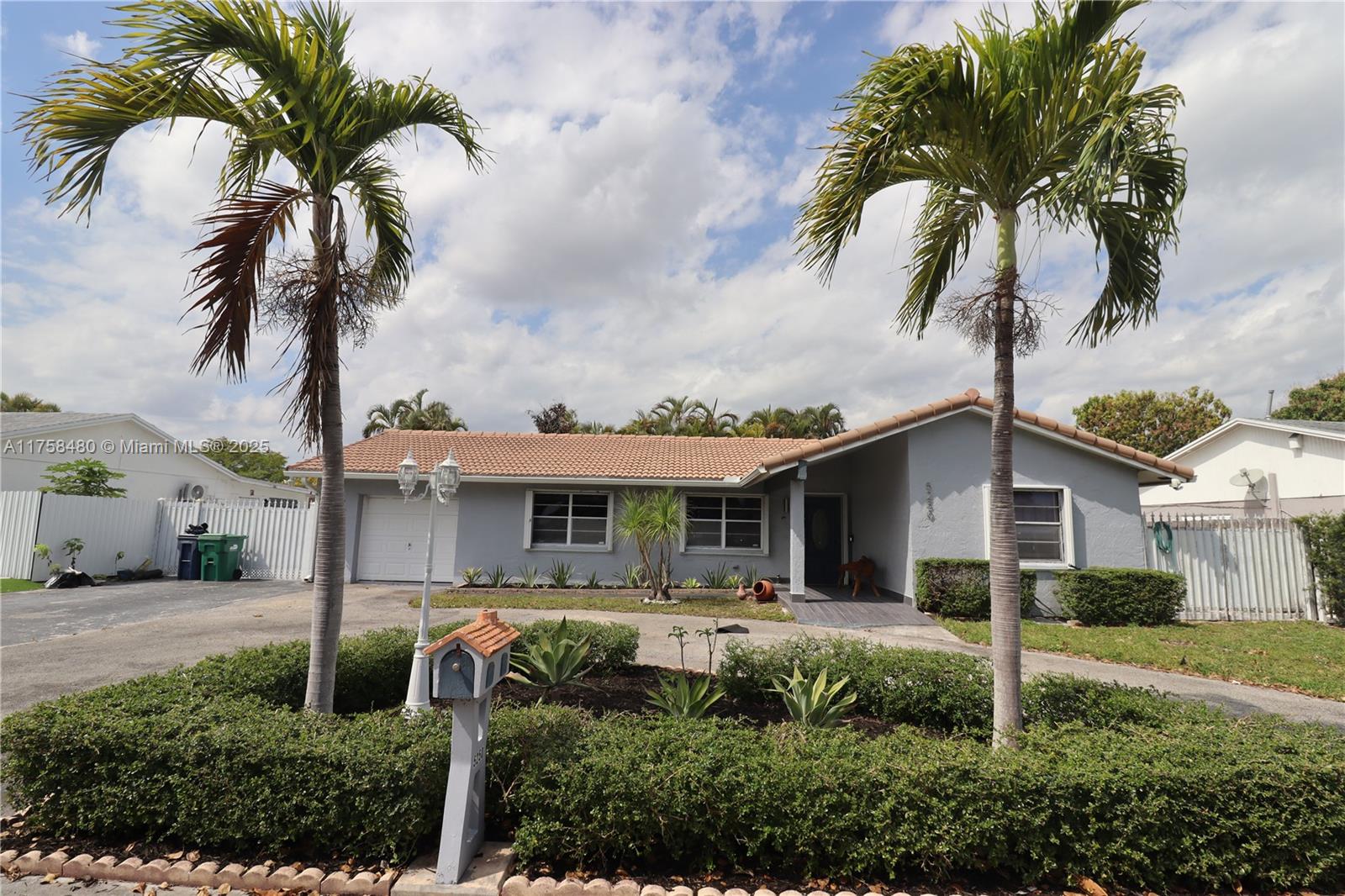 Property for Sale at 5250 Sw 133rd Ave, Miami, Broward County, Florida - Bedrooms: 4 
Bathrooms: 2  - $615,000
