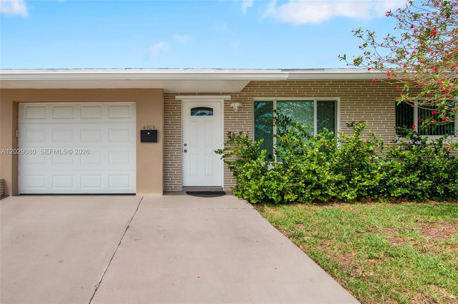 4905 NW 47th Ave