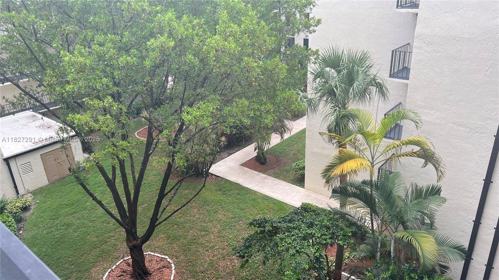 GATE THREE CONDO - Residential